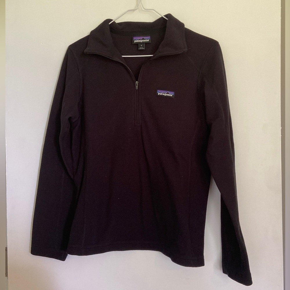 Patagonia- Black 1/4 zipper pullover